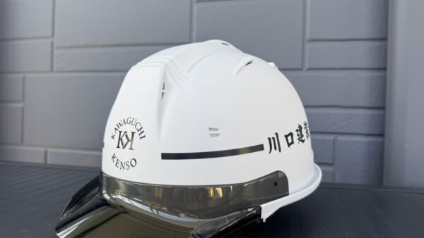 オリジナルヘルメットを製作しました