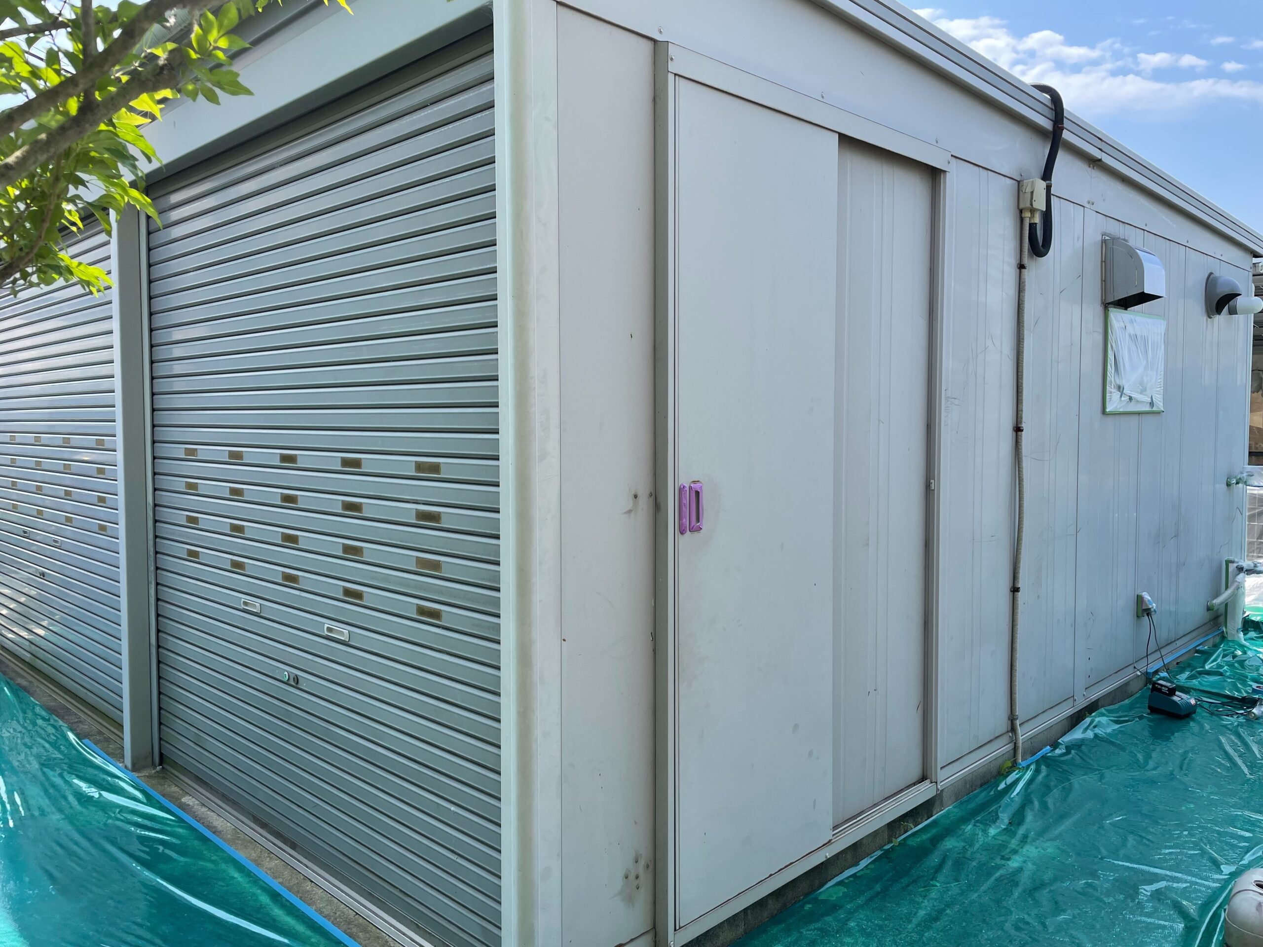 【施工事例｜倉庫・壁・シャッター塗装工事】